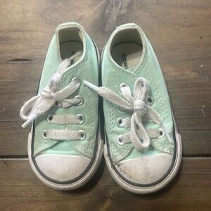 Converse used condition - blue teal
4 little kid